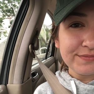 Meet your Posher, Lauren